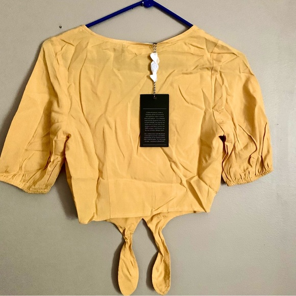 🎊  NWT Modcloth x Collectif Feeling Knot-ty Crop Top - Picture 3 of 5